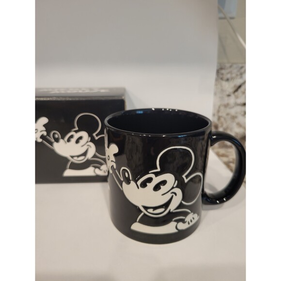 Disney Mickey Mouse Etched 3D Print Retro Black and White Coffee Mug 12 OZ NIB - Picture 1 of 10